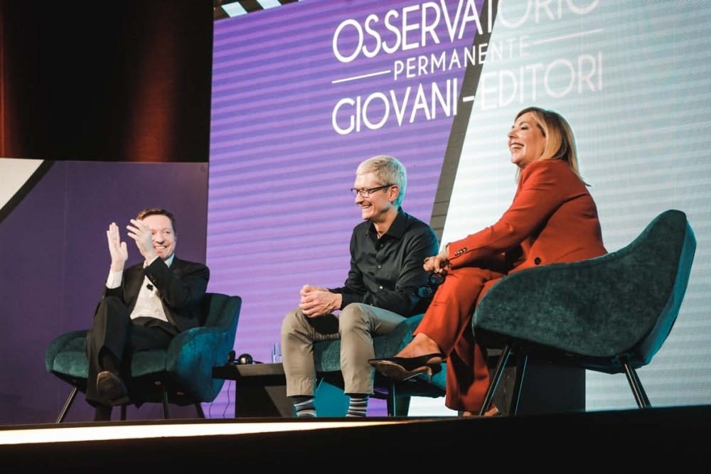 Andrea Ceccherini (Osservatorio), Tim Cook (Apple) e Maria Latella (Sky)
